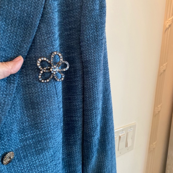 Travis Ayers, Size 8, Blue Skirt Suit, 100% Acrylic, 2 Silver Buttons & 1 pin - Picture 3 of 13
